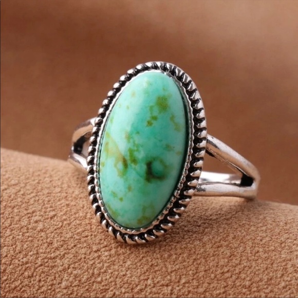 Boho Oval Antiqued Silver Ring - Picture 6 of 6